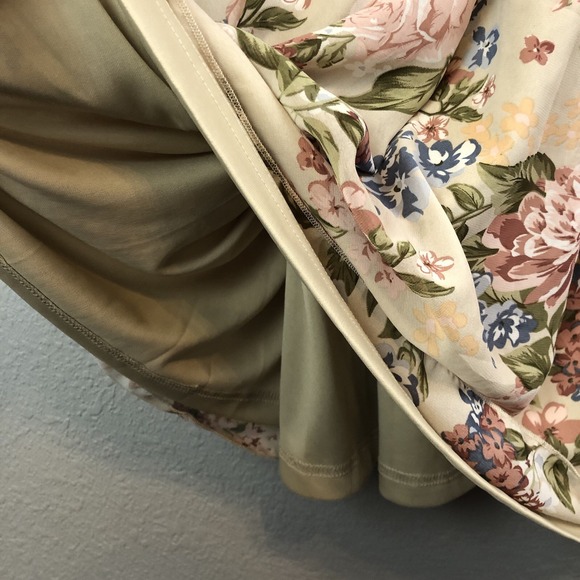 Aakaa Womens Maxi Dress Small Ruffle Floral Tiered V Neck Long Sleeve Boho - Picture 3 of 11